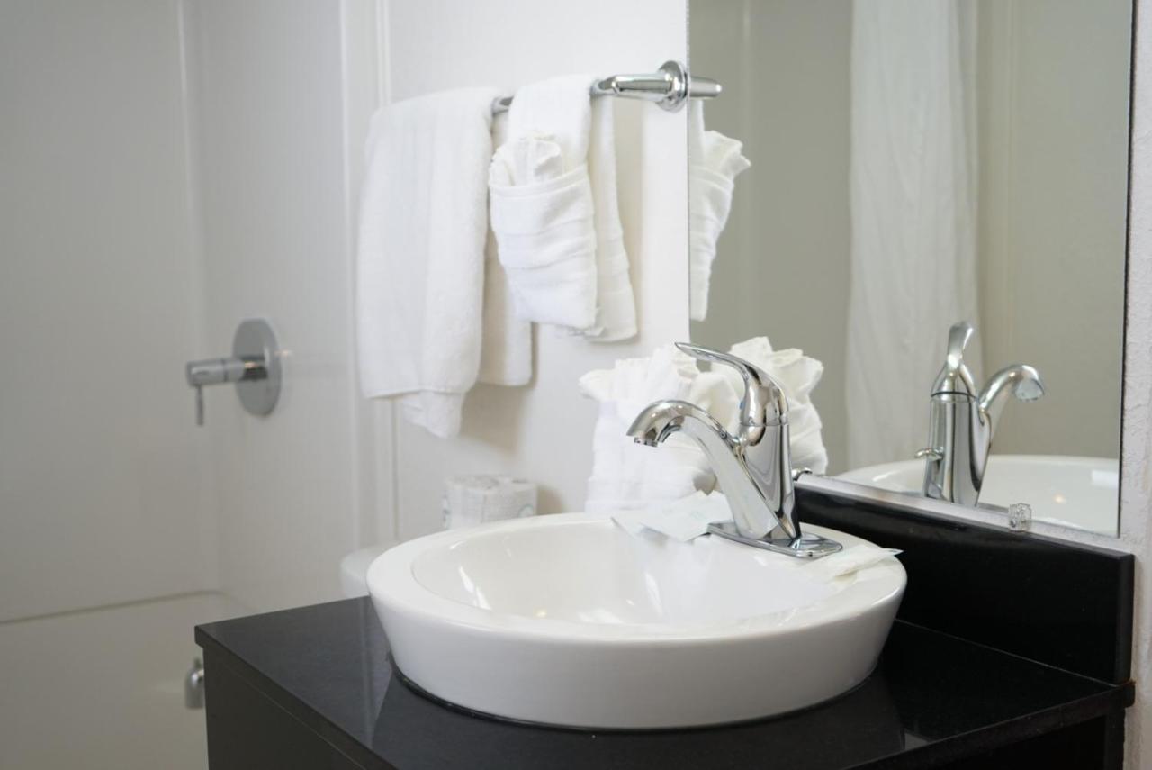 Othello Inn And Suites Bagian luar foto