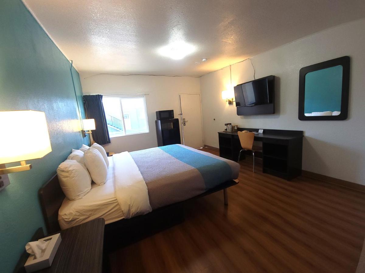 Othello Inn And Suites Bagian luar foto