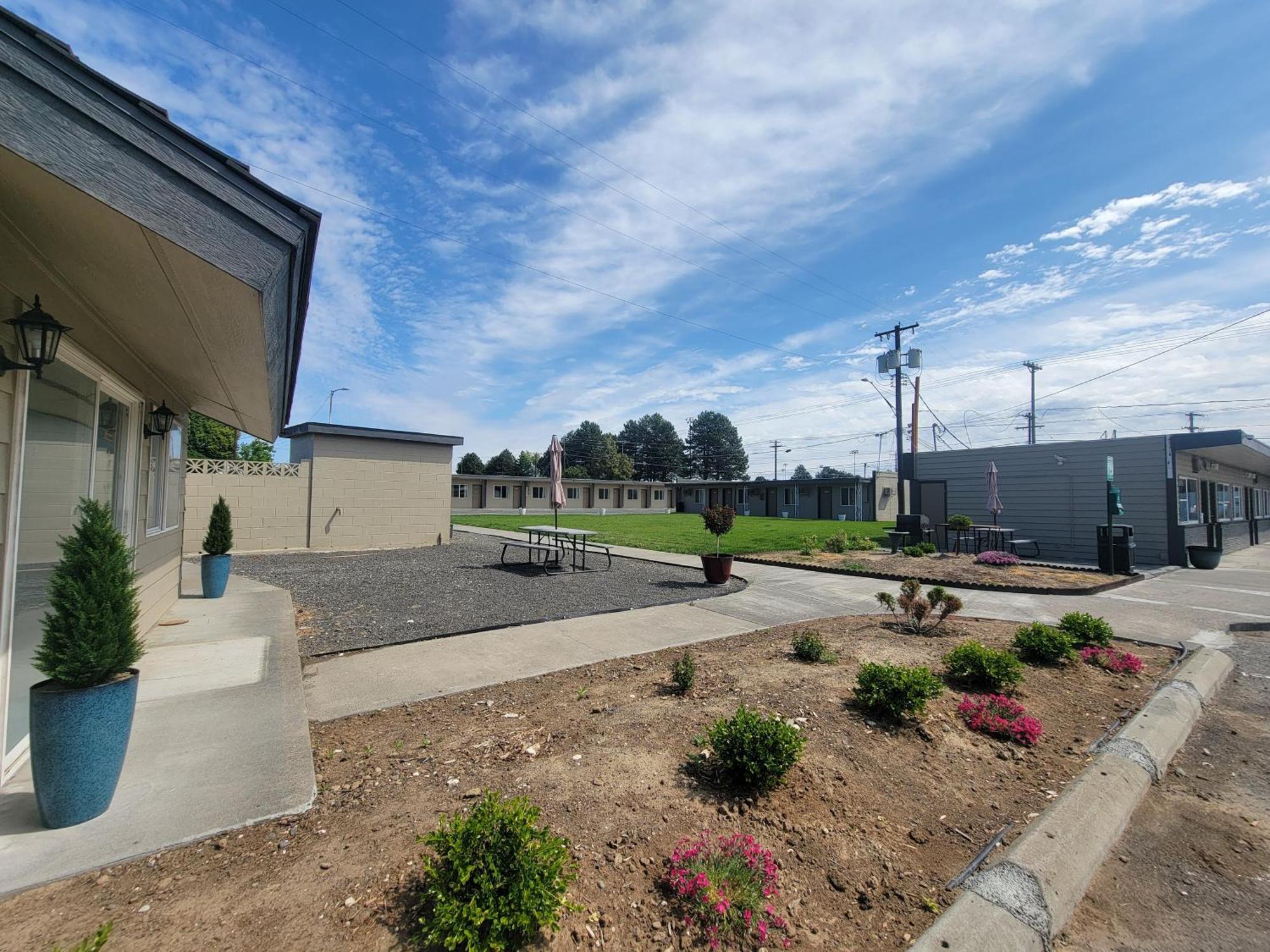 Othello Inn And Suites Bagian luar foto